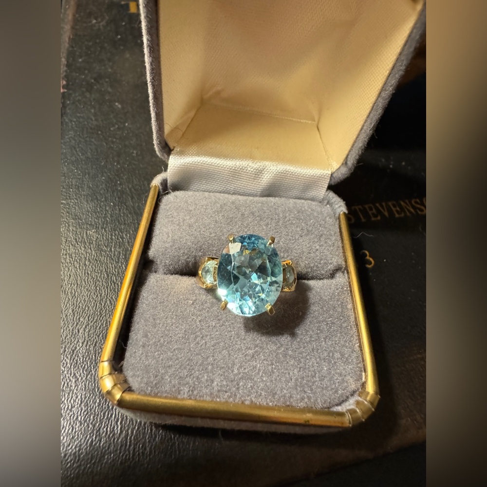 14k Yellow Gold Natural Blue Topaz Ring Size 6 1/2